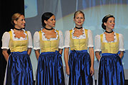 Lufthansa Trachten Dirndls (©Foto: Ingrid Grossmann)